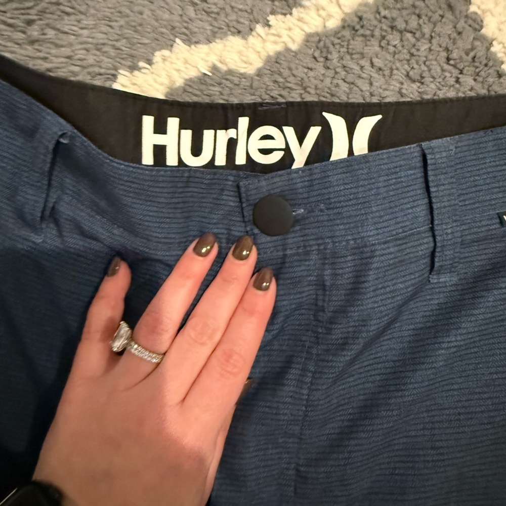 Hurley Pinstriped Golf Shorts - Picture 4 of 6
